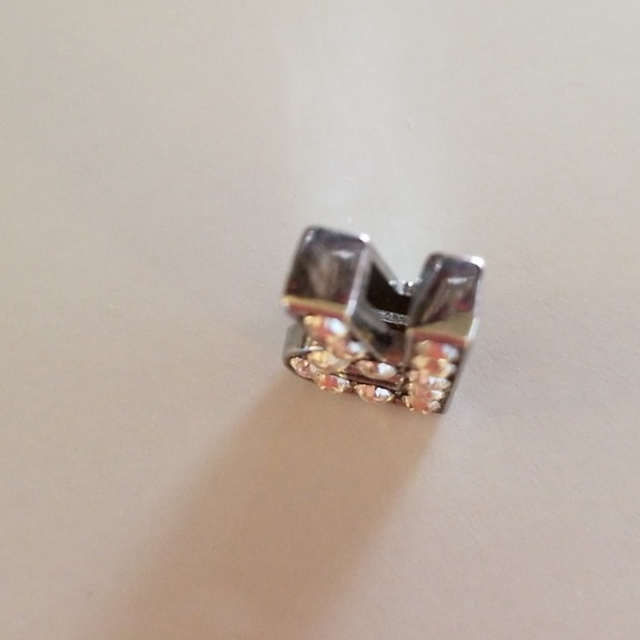 Initial R necklace pendant - Picture 3 of 4